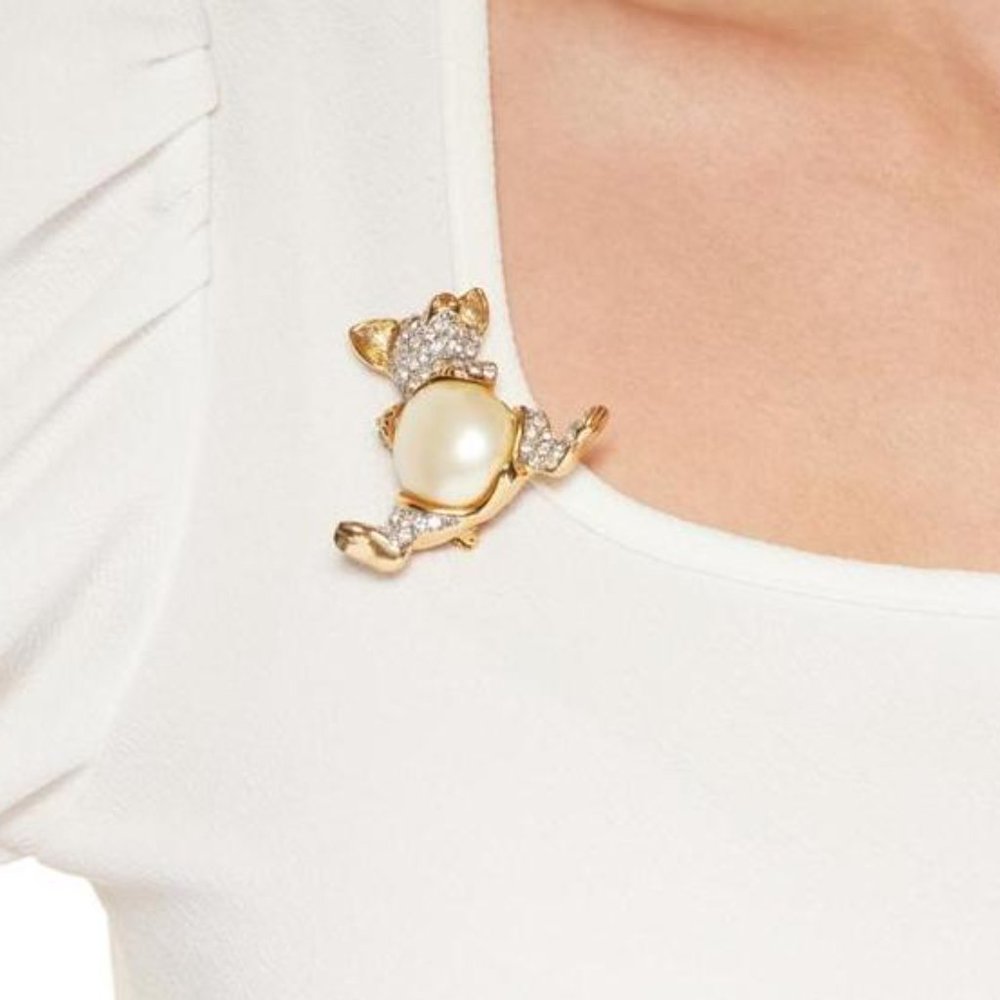 KENNETH JAY LANE, GOLD BABY PIG PIN, PAVE CRYSTALS
